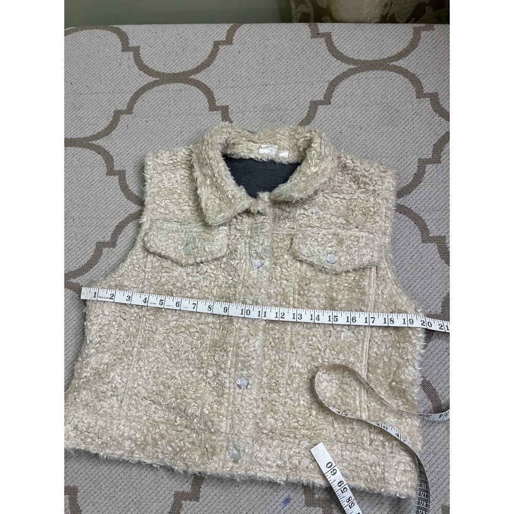 GAP Sherpa Teddy Vest organic white snap front buttons, size large - Picture 10 of 10